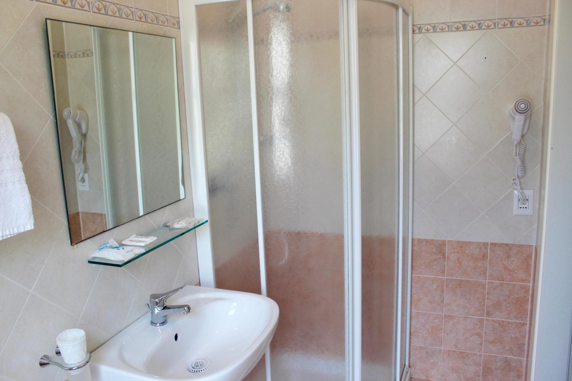 Triple Room,1618601802:JPEG